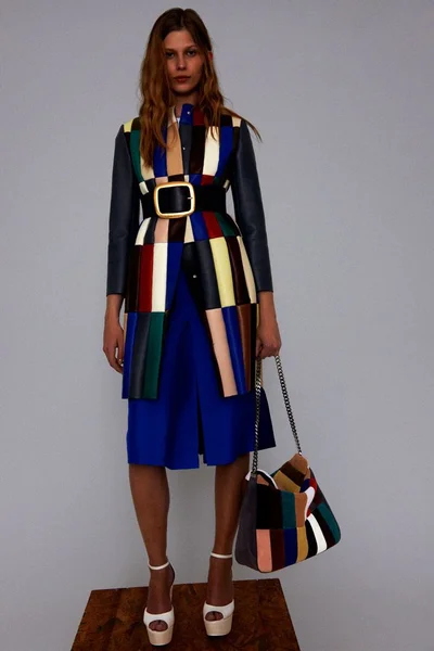 Look 16